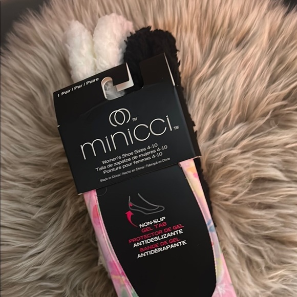 Minicci Black and Pink Cozy Slippers for Indoor Comfort - Picture 4 of 4